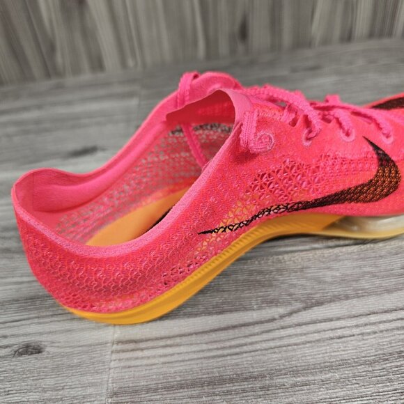 pink nike running spikes